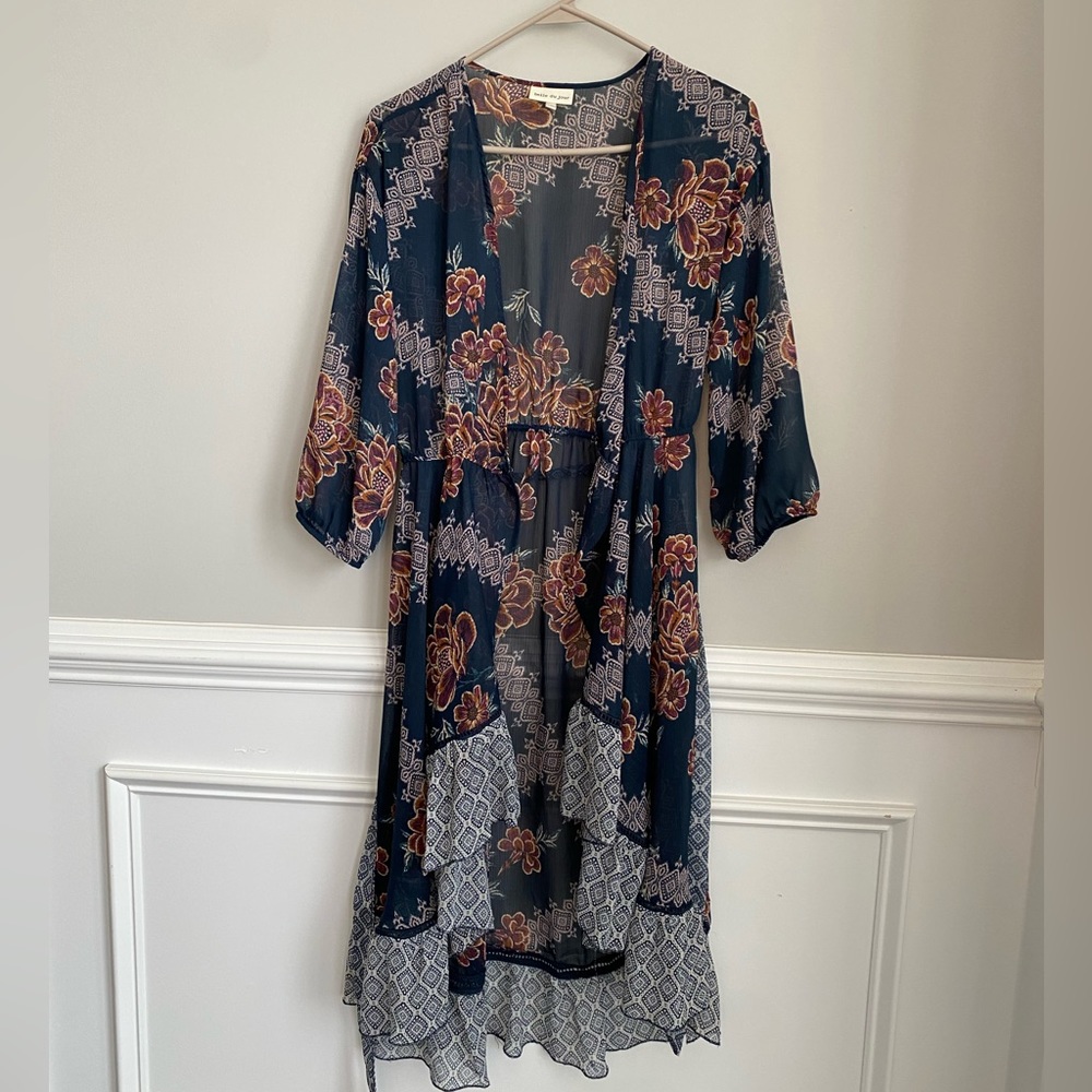 Women’s long floral kimono size medium